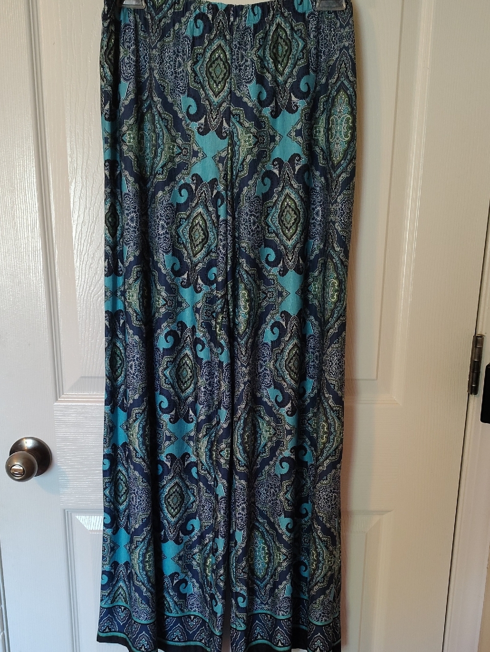 live and let live Blue and Teal Paisley Flowy Pants Medium Petite